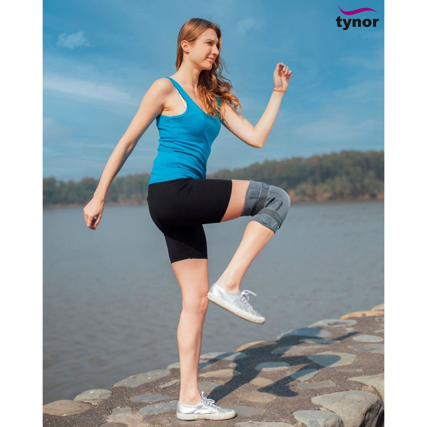 Tynor Knee Cap With Rigid Hinge D06