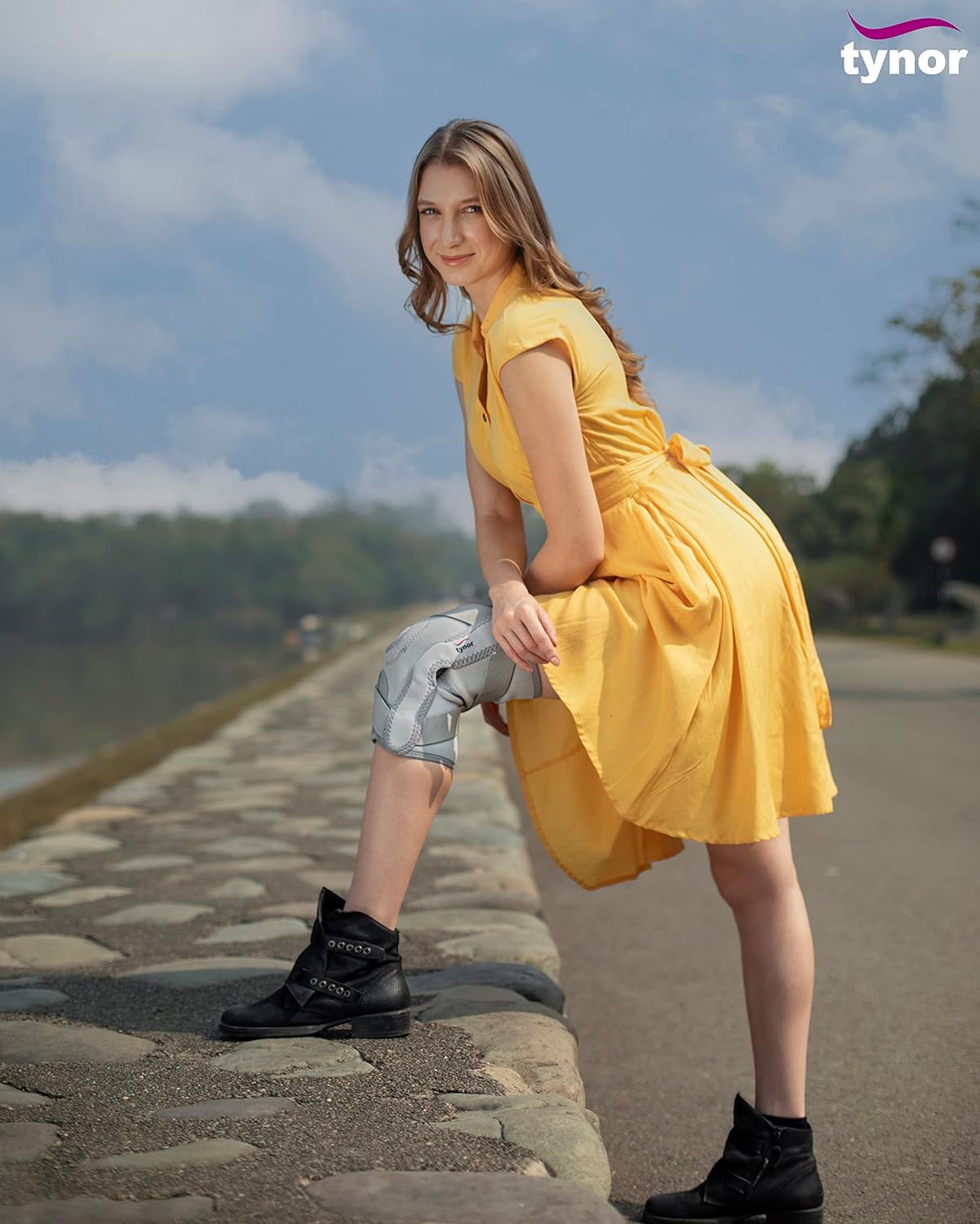 Tynor OA Knee Support (Neo)(R/L) J08